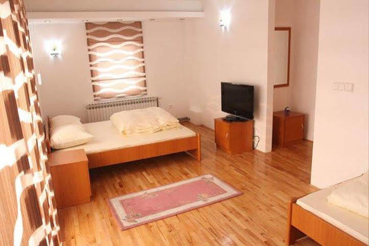 Hotel Irmak ซาราเยโว ภายนอก รูปภาพ