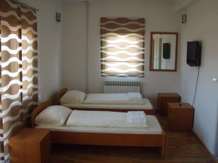 Hotel Irmak ซาราเยโว ภายนอก รูปภาพ