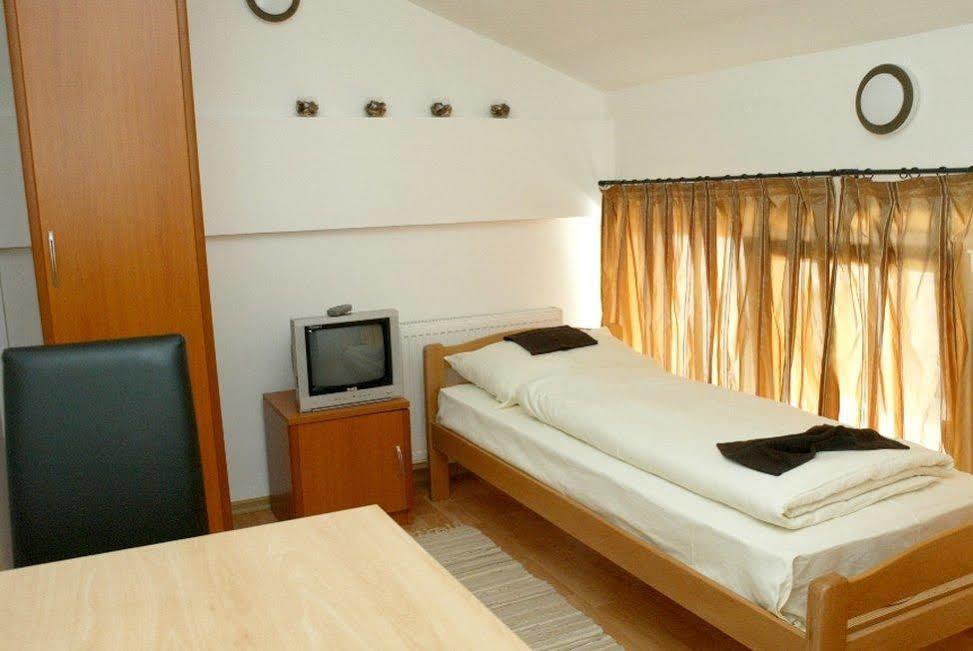 Hotel Irmak ซาราเยโว ภายนอก รูปภาพ