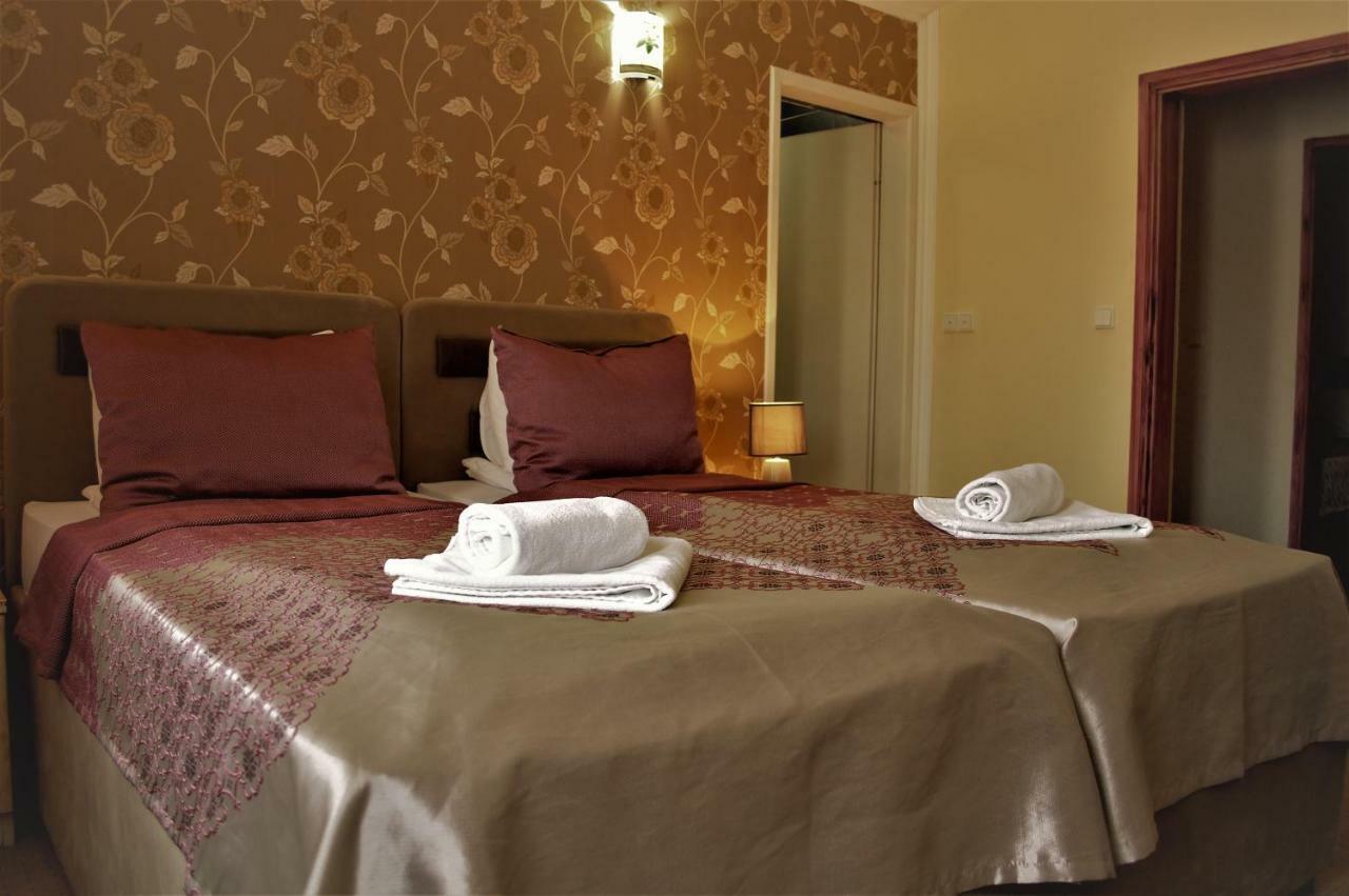 Hotel Irmak ซาราเยโว ภายนอก รูปภาพ
