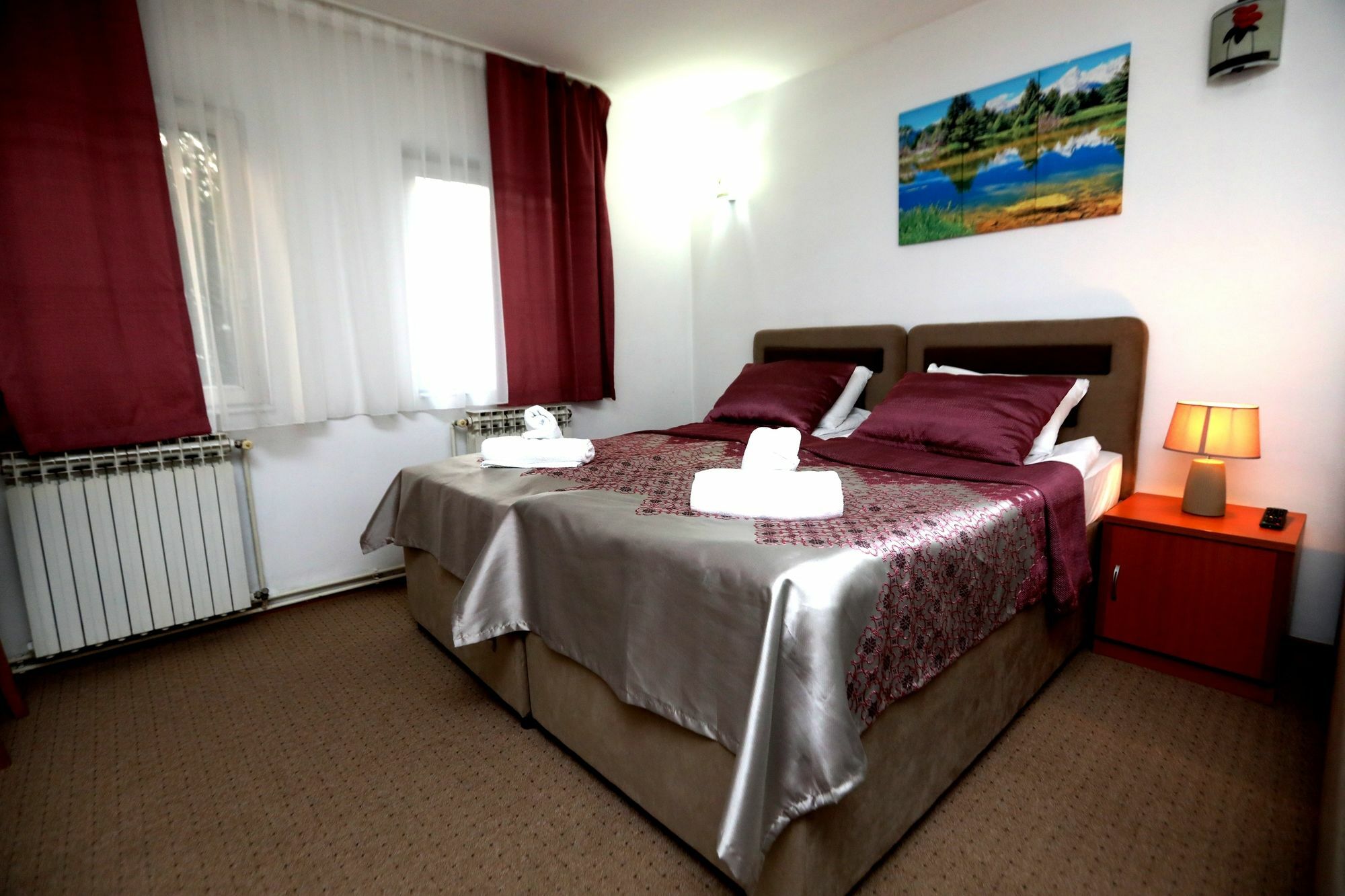 Hotel Irmak ซาราเยโว ภายนอก รูปภาพ