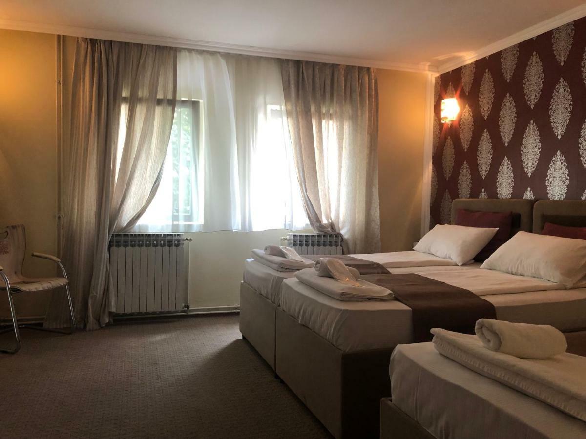 Hotel Irmak ซาราเยโว ภายนอก รูปภาพ
